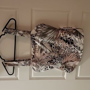 Guess Tropical Workout Top sz M NWT